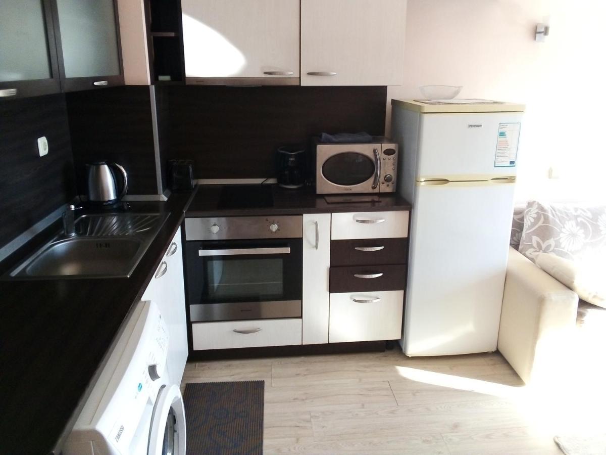 Апартамент Зорница Lägenhet Burgas Exteriör bild