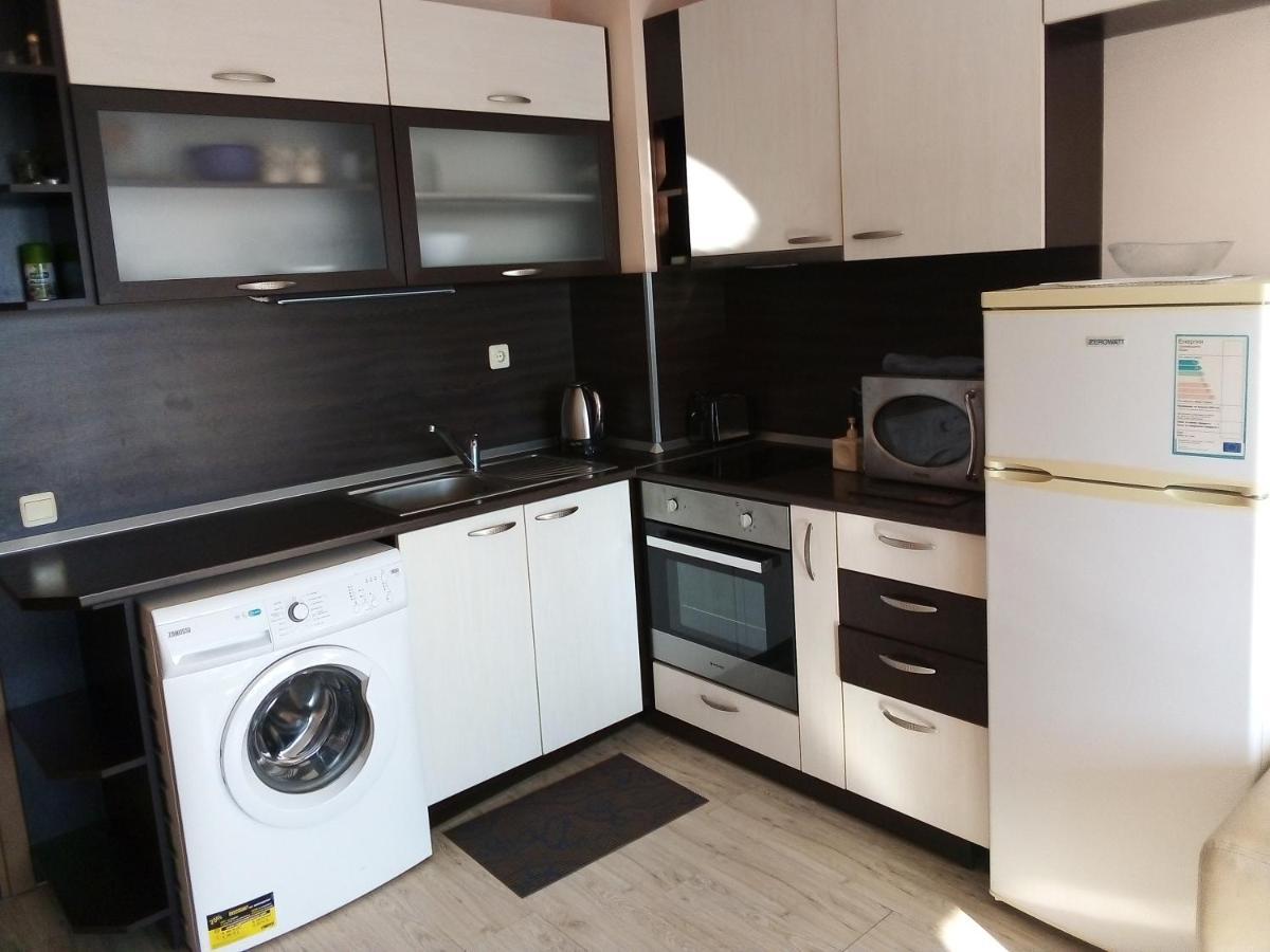 Апартамент Зорница Lägenhet Burgas Exteriör bild