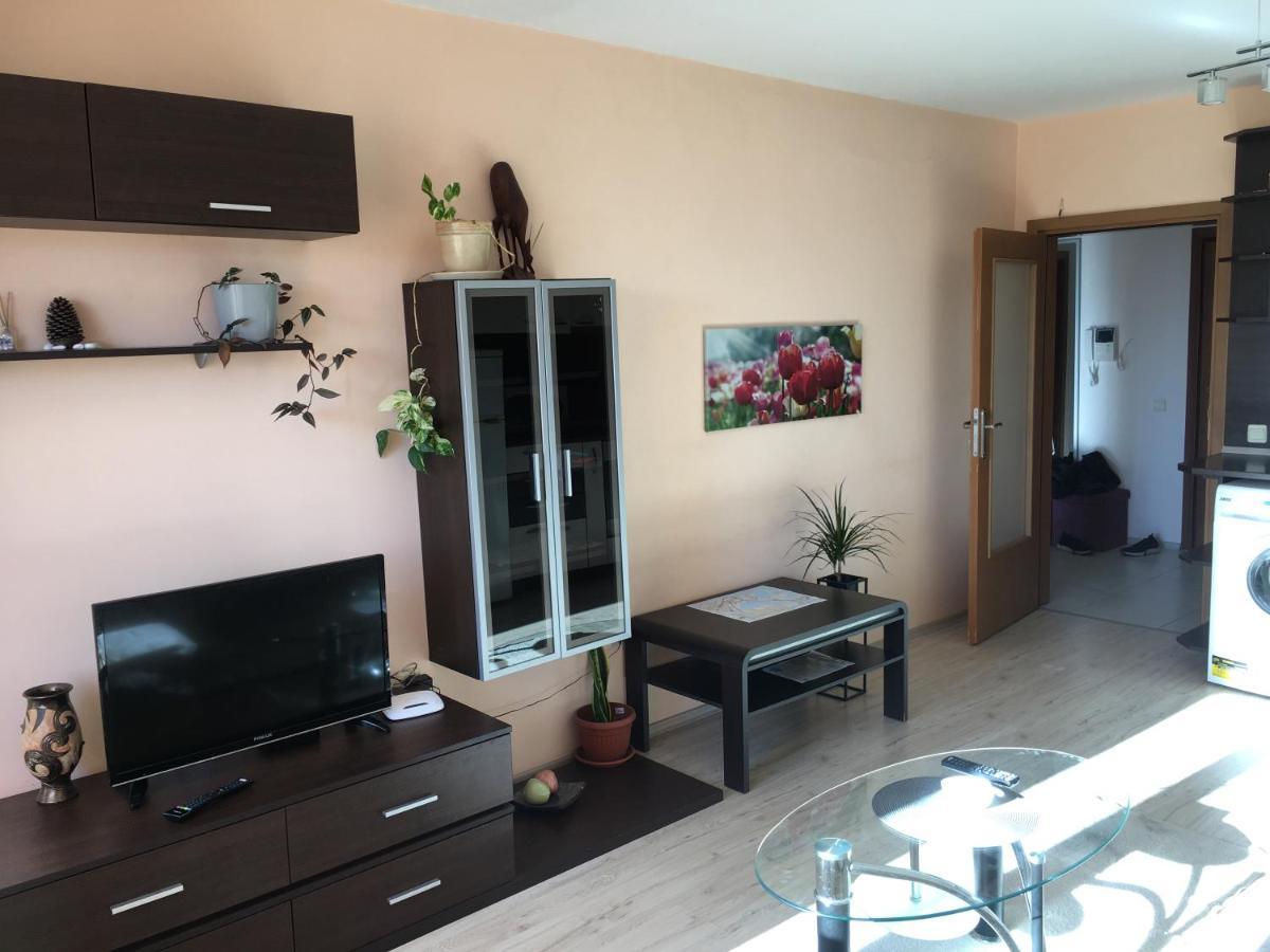 Апартамент Зорница Lägenhet Burgas Exteriör bild