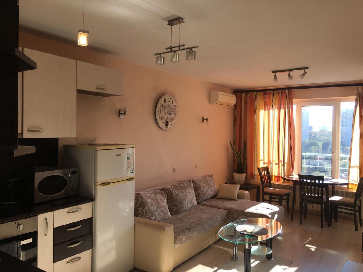 Апартамент Зорница Lägenhet Burgas Exteriör bild