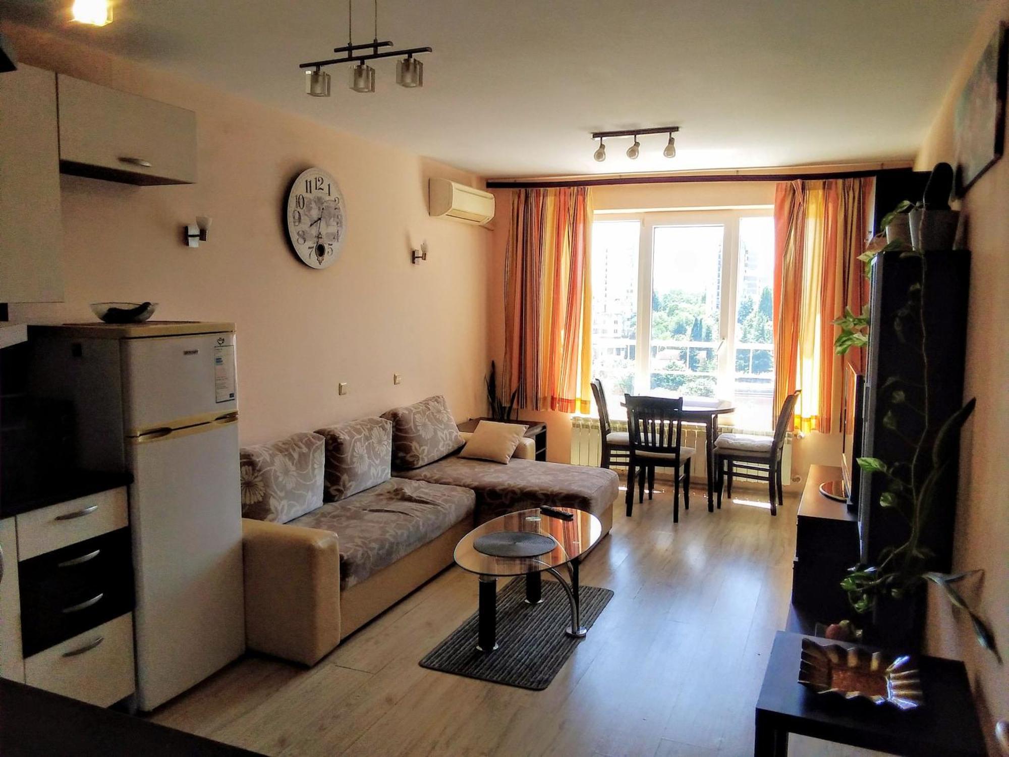 Апартамент Зорница Lägenhet Burgas Exteriör bild