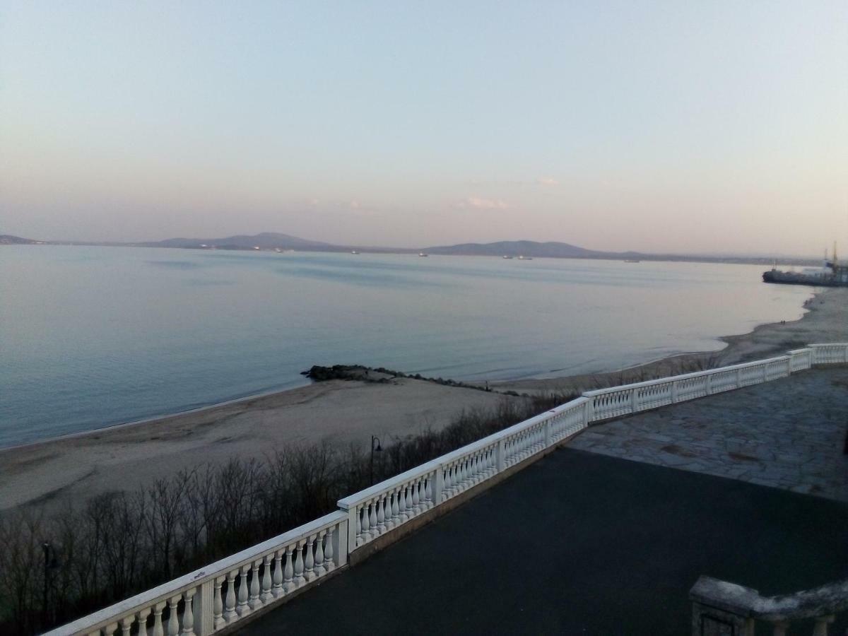 Апартамент Зорница Lägenhet Burgas Exteriör bild