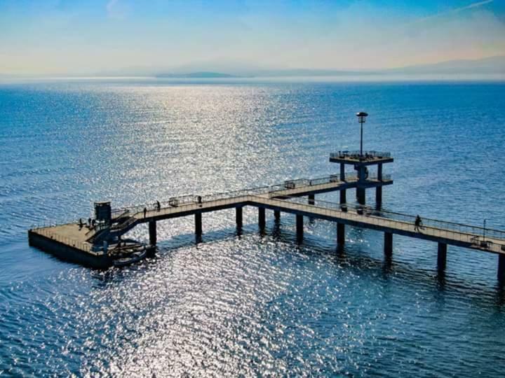 Апартамент Зорница Lägenhet Burgas Exteriör bild