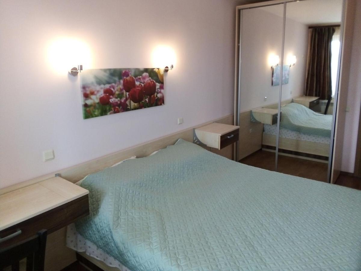 Апартамент Зорница Lägenhet Burgas Exteriör bild